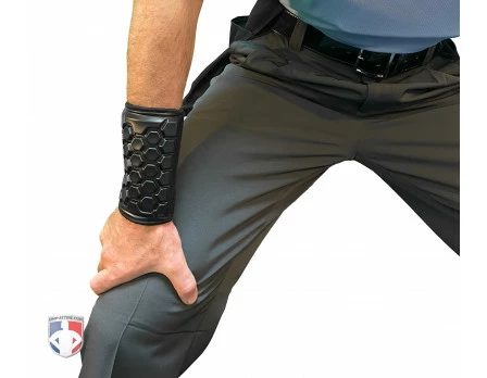 McDavid Hex High Impact Wrist Guard 5 McDavid Hex High Impact Wrist Guard - Image 3